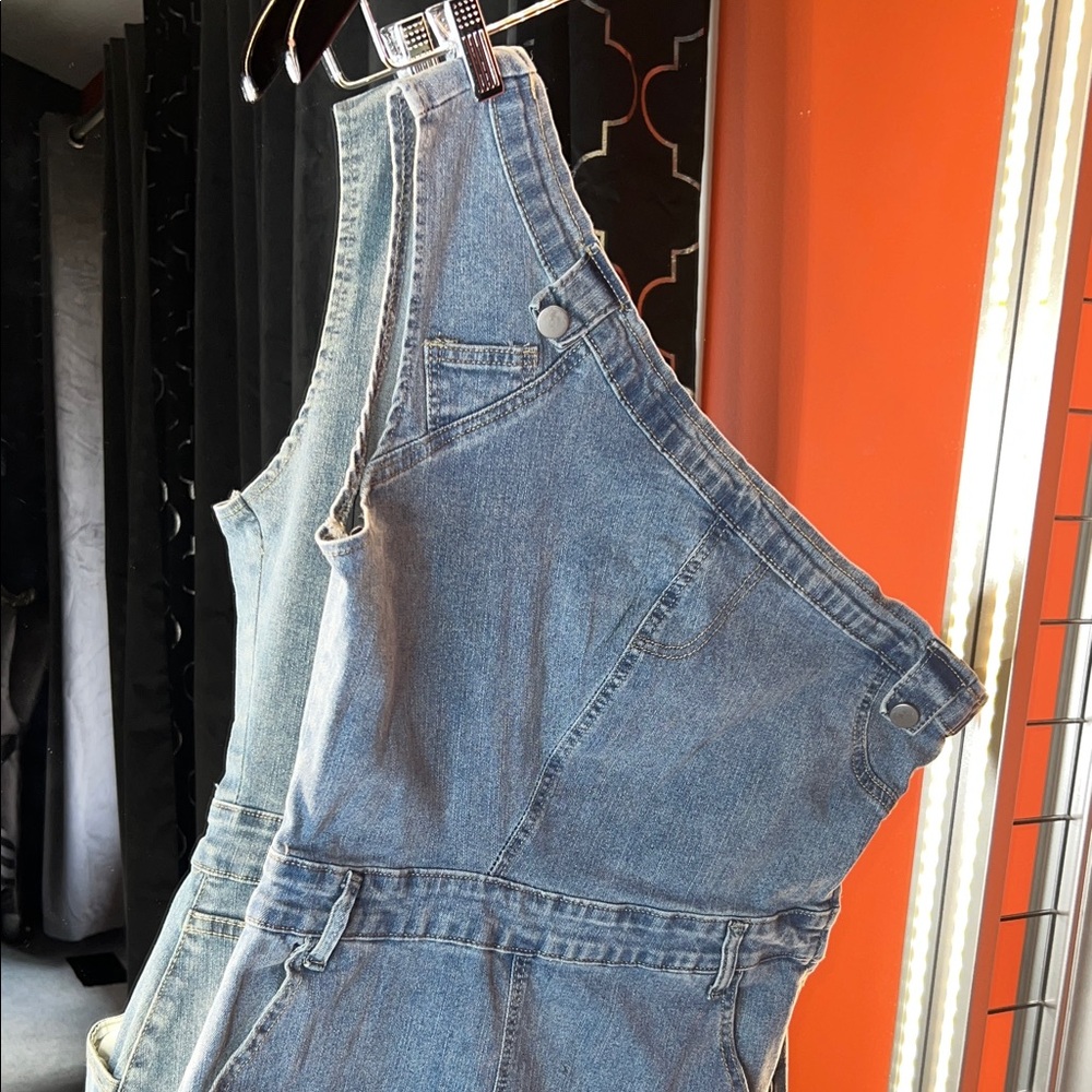 🏙️ Exclusive Boutique Denim Varsity Patchwork Ma… - image 4